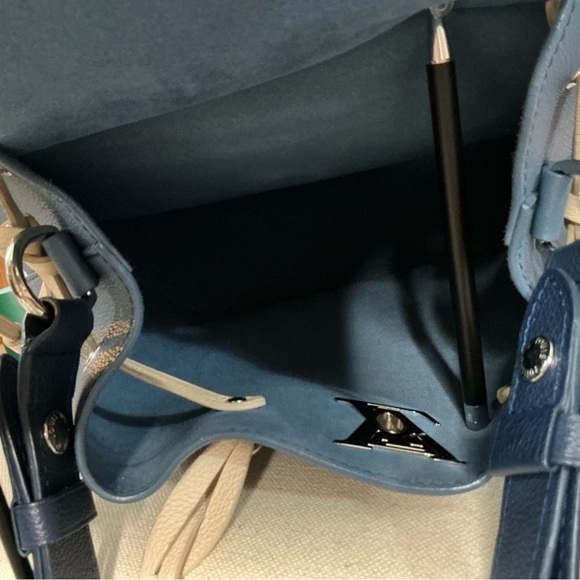 Louis Vuitton Lockme Bucket Bag - Picture 12 of 16